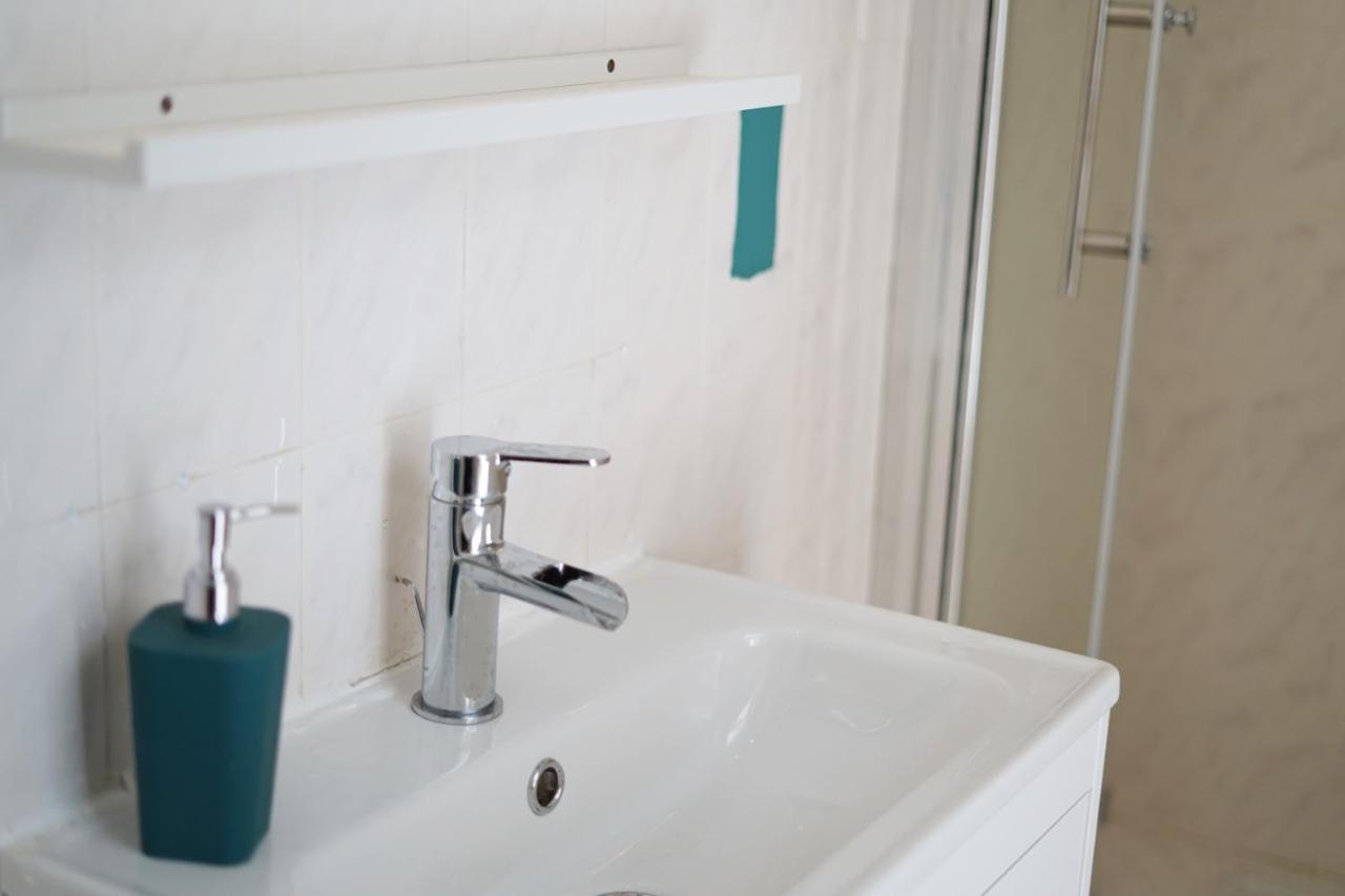 Les Volets Bleus Hotel Speracedes Luaran gambar